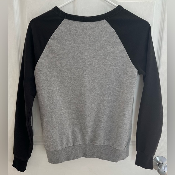 Disney Women’s Mickey & Minnie Distresses Sweatshirt, Size Small EUC - Picture 3 of 4